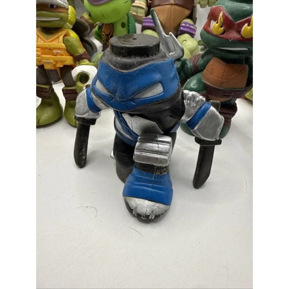 LOT 20‎ TEENAGE MUTANT NINJA TURTLES ACTION FIGURES